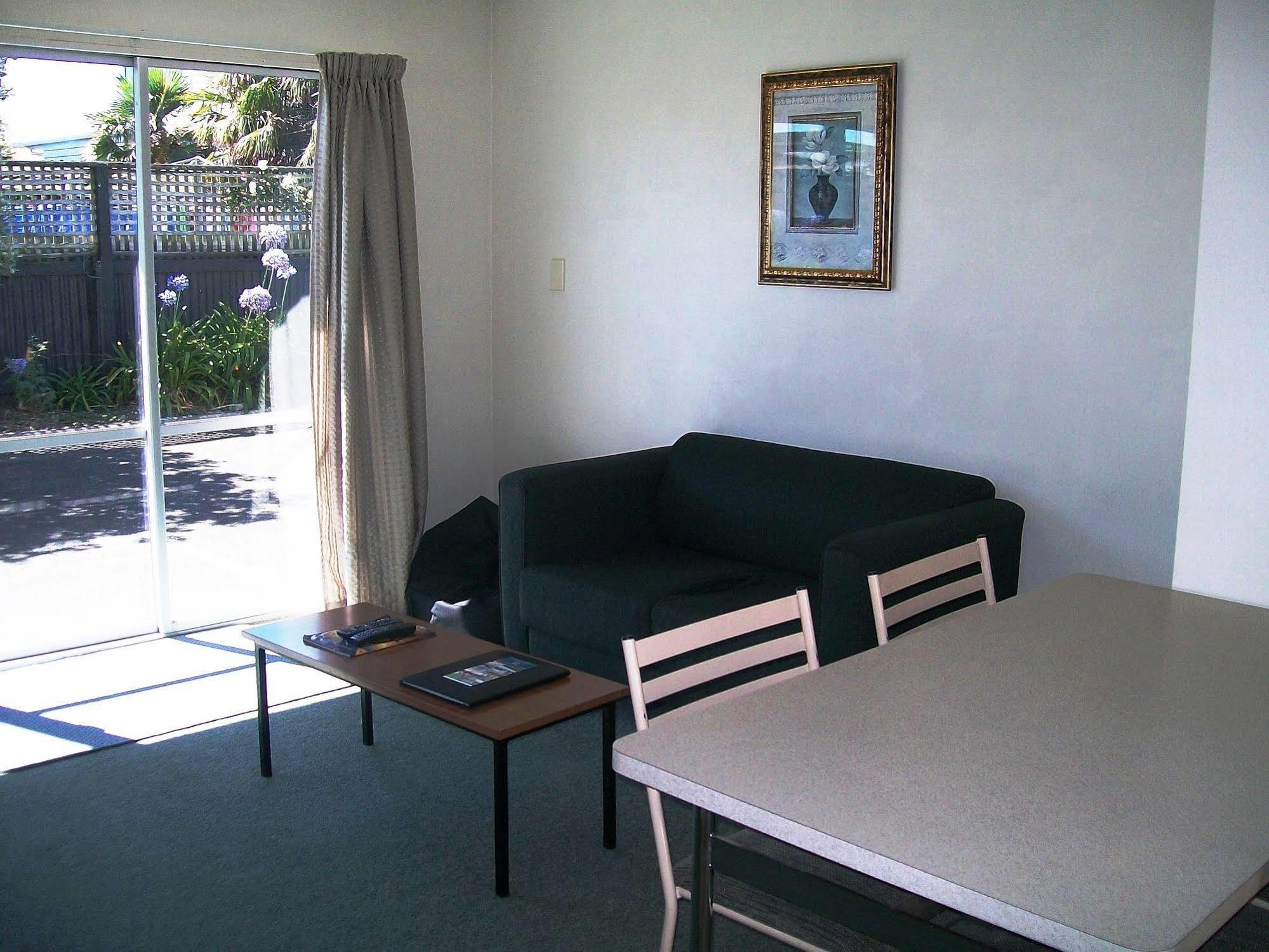 Cedar Court Motel Napier Εξωτερικό φωτογραφία